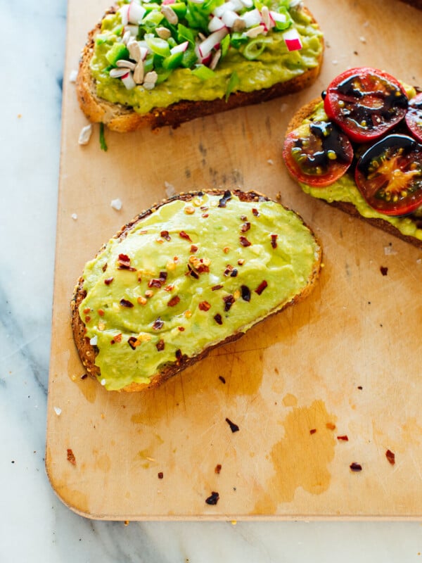 avocado toast with red pepper flakes, lemon juice and olive oil