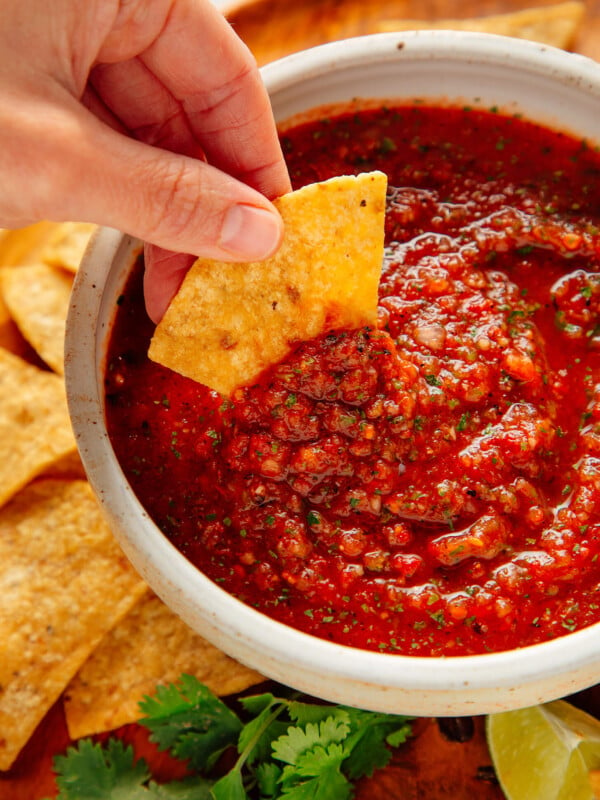 chipotle salsa with tortilla chips