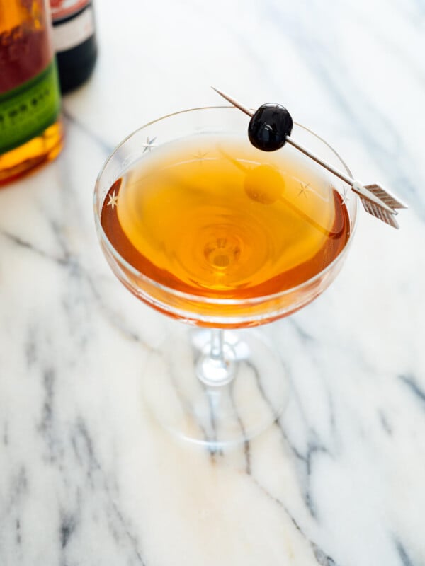 Classic Manhattan cocktail recipe