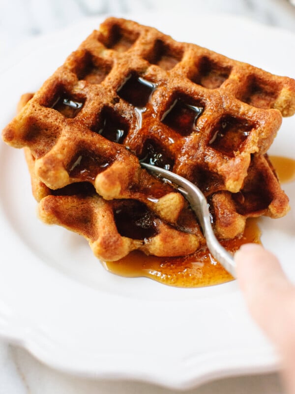 gluten free pumpkin waffles made with oat flour