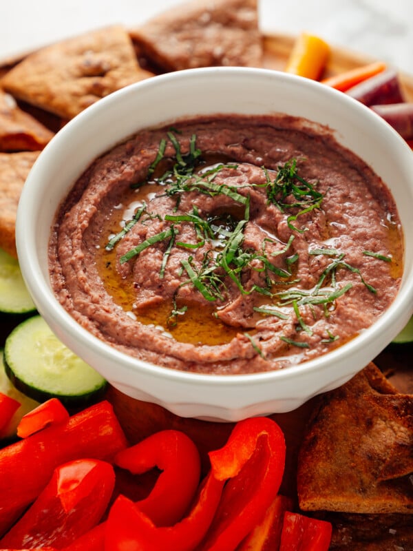 Kalamata white bean dip