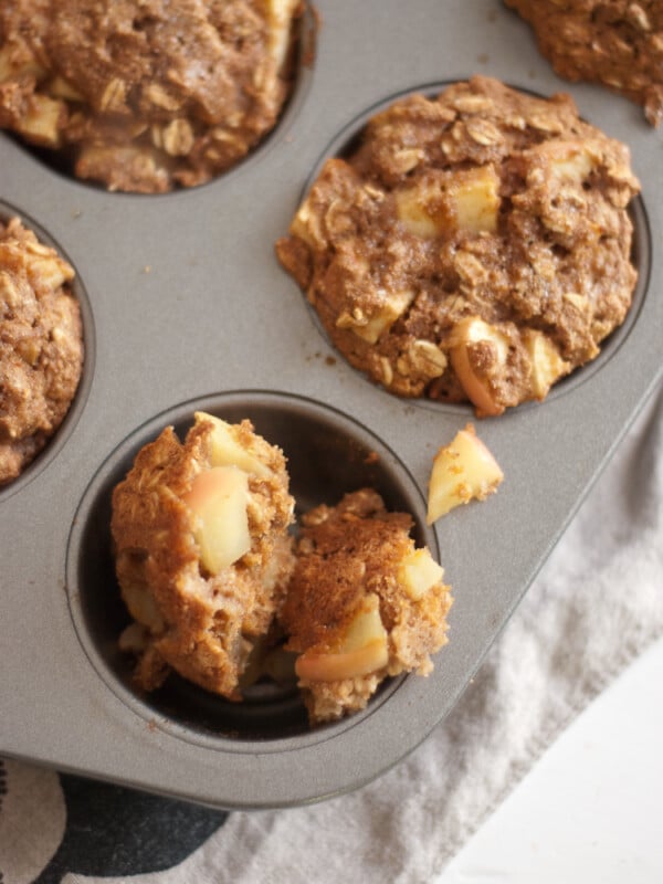 apple oatmeal muffins