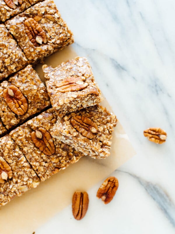 These homemade pecan granola bars are a delicious snack or breakfast! Store them in the freezer and you’ll always have a wholesome snack ready when you need it.